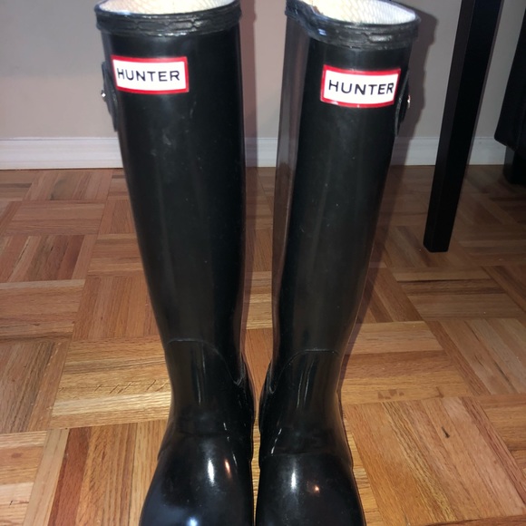 Hunter Shoes - Hunter size 6 tall gloss boot in black